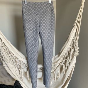 Grey bubble leggings with butt scrunch